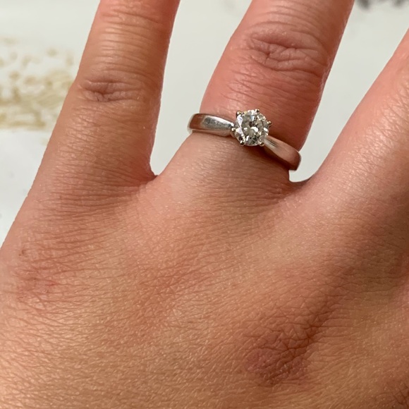 ❤️18 K White Gold Authentic 1/2CTW Diamond Ring❤️ - Picture 5 of 8